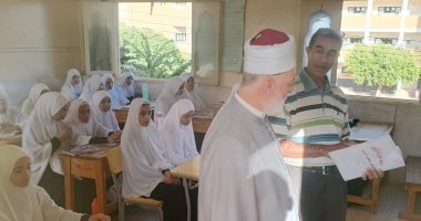 رئيس منطقة سوهاج الأزهرية يتفقد انتظام الدراسة بمعاهد المراغة