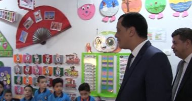 مدير تعليم سوهاج يتفقد عددا من المدارس مع انطلاق العام الدراسى الجديد.. صور