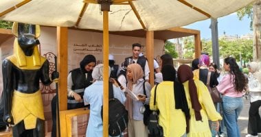 على الطريقة الفرعونية.. جامعة عين شمس تستقبل الطلاب بمهرجان ترفيهي.. صور وفيديو