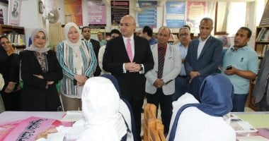 محافظ بني سويف يتفقد انتظام العملية التعليمية مع بداية العام الدراسي الجديد