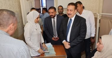 محافظ المنوفية يتفقد عيادات التأمين الصحي لمتابعة انتظام سير العمل