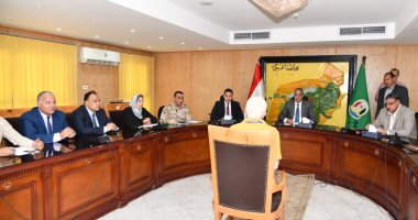 محافظ الفيوم يوجه بإجراء تدخلات الحماية الاجتماعية للحالات الأولى بالرعاية