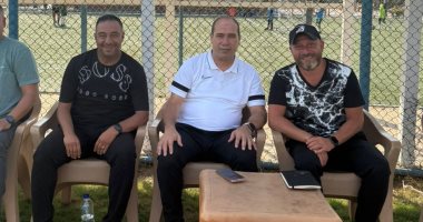 وائل رياض وجهاز منتخب 2007 يتابعون مباريات دورى الجمهورية .. صور