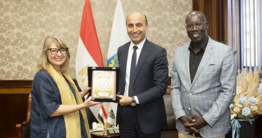 رئيس جامعة دمنهور يستقبل وفد جامعة وارسو البولندية لبحث سبل التعاون 