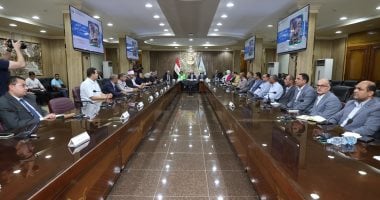 محافظ كفر الشيخ يترأس اجتماع المجلس الإقليمي للسكان بحضور وفد وزارة الصحة