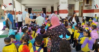 مدرسة الشهيد عمر خالد تستقبل تلاميذ رياض الأطفال بأنشطة وفقرات ترفيهية.. صور