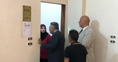 زيارة مفاجئة لمحافظ الدقهلية بعيادة التأمين الصحى بدكرنس لمتابعة انتظام العمل