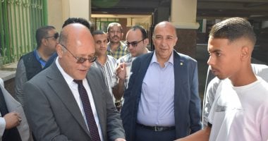 رئيس جامعة سوهاج الأهلية يتابع أعمال اليوم الأول للكشف الطبي على الطلاب الجدد