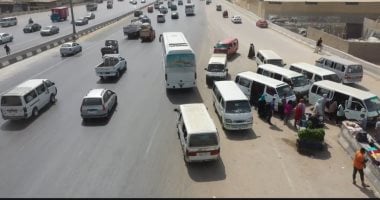 النقل تناشد المواطنين مشاركة التوعية من مخاطر السلوكيات السلبية على الطرق.. صور