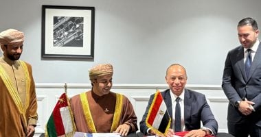 مصر وسلطنة عُمان توقعان مذكرة تفاهم لتعزيز التعاون في مجال الطيران المدنى