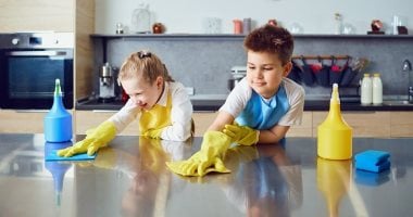 نيوز برو : 
                                            إيه الأعمال المنزلية المناسبة لطفلك حسب سنه؟.. ساعديه يتعلم المسئولية
                                        