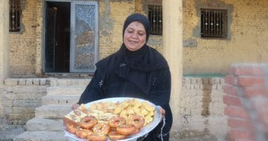 ابتهالات ومدائح وحلوى.. احتفالات متواصلة بالمولد النبوى فى شوارع أسوان