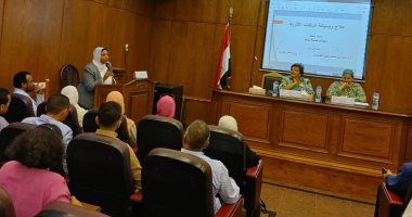 ندوة "علم النبات" بكلية الآثار تؤكد أهمية دراسة البقايا النباتية بالمواقع الأثرية  