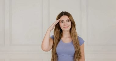 اليوم العالمي للغة الإشارة.. 4 خطوات تساعدك تتعلم أساسيتها وتتقنها