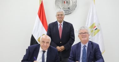 توقيع تجديد بروتوكول تعاون بين جامعة المستقبل وجامعة كورك الأيرلندية