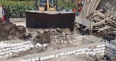 إزالة 11 حالة تعدٍ على الأراضى الزراعية بمركز البلينا فى سوهاج