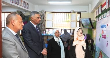 محافظ أسوان يواصل جولاته على المدارس مع انطلاق العام الدراسى الجديد