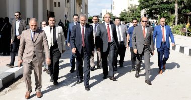 رئيس جامعة المنصورة يشهد حفل استقبال الطلاب الجدد بكلية الحقوق