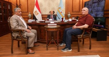 محافظ كفر الشيخ يناقش تطوير شبكات الكهرباء ودعم المشروعات الجارية
