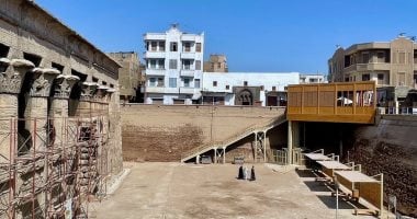 خطة تطوير معبد خنوم التاريخى بإسنا تدخل مرحلة تجميل الواجهة والجدران.. صور