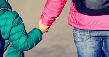 لو طفلك رافض الذهاب للمدرسة.. إزاى تساعديه لتجاوز مخاوفه؟