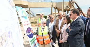 محافظ البحيرة وسفير فرنسا يتفقدان محطة معالجة الصرف الصحى بدمنهور
