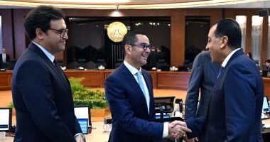 وزير الاستثمار يستعرض موقف فرض رسوم وقائية مؤقتة على واردات بعض منتجات الصلب