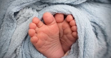 ماذا تفعل إذا عثرت على طفل حديث الولادة؟ القانون يجيب