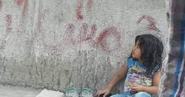 15 حالة تهدد سلامة الطفل وتعرضه للخطر ويحاسب عليها القانون.. تفاصيل