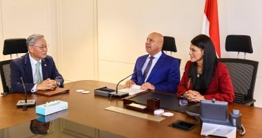 نيوز برو : 
                                            مصر وكوريا الجنوبية توقعان منحة مشروع تطوير تكنولوجيا صيانة السيارات الخضراء
                                        