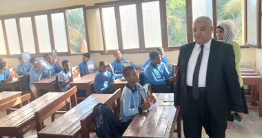 مدير تعليم الأقصر يتفقد عددا من مدارس إدارة الزينية والطود.. صور