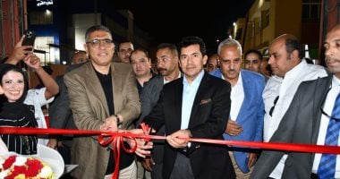 وزير الشباب والرياضة ومحافظ الجيزة يفتتحان حمام سباحة الشيخ زايد