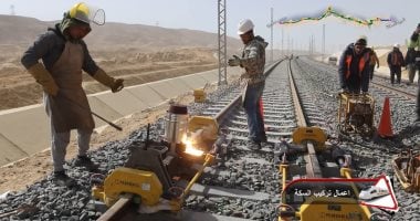 شاهد أحدث تصوير لتقدم أعمال تركيب القضبان بمشروع الخط الأول للقطار السريع