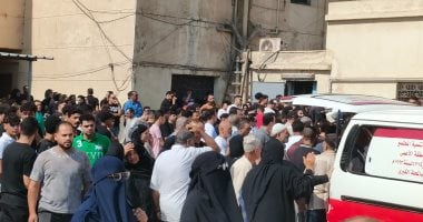 لحظة خروج ضحايا مصنع المحلة المنهار من مشرحة المستشفى.. فيديو