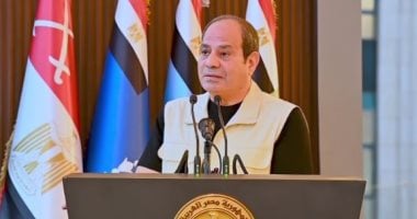 الرئيس السيسي يؤدى صلاة الفجر مع طلاب الأكاديمية العسكرية.. ويؤكد: المنطقة تمر بمنعطف حاسم يتطلب تقديرا سليما ودراسة متأنية لكل خطوة وأى تقدير خاطئ قد يقود إلى المجهول.. ولا أحد يستطيع إيذاء مصر.. فيديو