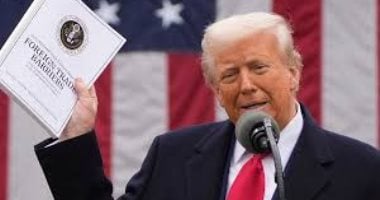 ترامب يعلن رسوما جمركية جديدة ويكشف سر "قيد البناء"