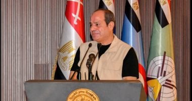 الرئيس السيسى يجرى زيارة للأكاديمية العسكرية ويؤدى صلاة الفجر مع الطلاب.. فيديو