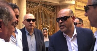 وزير العمل يقدم واجب العزاء لأسرة عمر بركات أحد ضحايا حادث مصنع المحلة