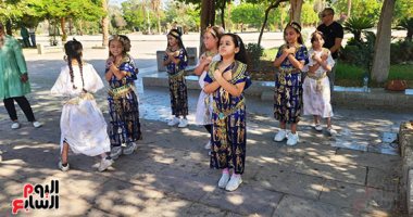 عروض كرنفالية للأطفال وبهجة للسياح.. الأقصر تحتفل بيوم السياحة العالمى فى الكرنك