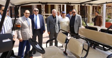 لأول مرة.. سيارة كهربائية لنقل الطلاب ذوى الهمم داخل جامعة الزقازيق.. فيديو