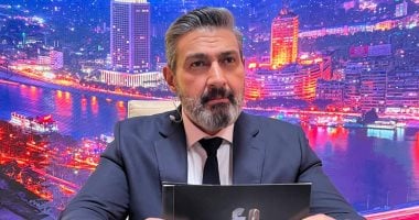 ياسر جلال مذيع يحاول إثبات براءة أسرته فى مسلسل للعدالة وجه آخر