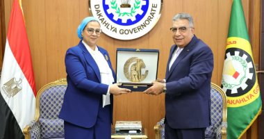 المستشارة أمل عمار تلتقى محافظ الدقهلية لبحث لدعم جهود التمكين والتنمية الشاملة للمرأة