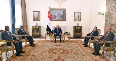 الرئيس السيسى يستقبل رئيسى "التصدير والاستيراد الأفريقي" الحالي والمرتقب.. ويؤكد محورية دور البنك في دعم قدرات الدول الأفريقية على تعزيز أنشطة التصنيع وتنمية صادراتها وتذليل العقبات الهيكلية ذات الصلة