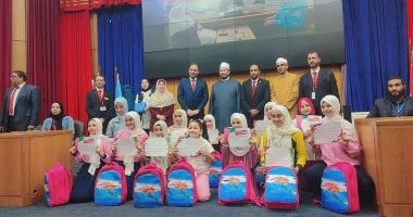 منطقة الإسكندرية الأزهرية تكرم طلابها الفائزين في مسابقة التغيرات المناخية