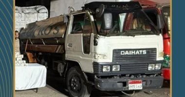 نيوز برو : 
                                            إحباط محاولة تهريب 51 ألف لتر من السولار بسيارة صهريجية في كمين أمني بالأقصر
                                        