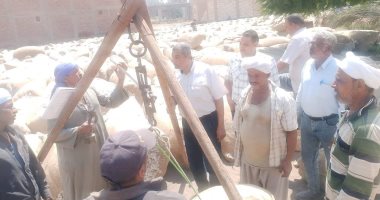 محافظة أسيوط تتبنى خطة شاملة لإحياء "الذهب الأبيض".. دعم كبير لمزارعى القطن.. توسعات جديدة فى المساحات المنزرعة الموسم المقبل.. والمحافظ: مصانع الغزل والتسويق العادل ركائز مهمة للإنتاج والاستمرار فى الزراعة 