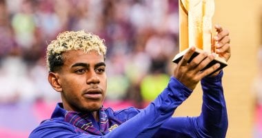 برشلونة ضد ريال سوسيداد.. لامين يامال يقدم جائزة كوبا للجماهير "فيديو"