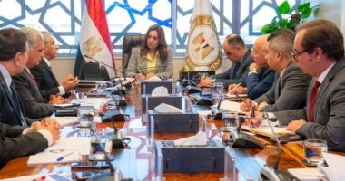 منال عوض: ترجمة الخطط الاستراتيجية إلى مشروعات تنفيذية في المحافظات