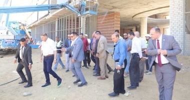 وزير العمل يقود حملة بمواقع مشروعات تحت الإنشاء بالعاصمة الإدارية