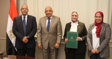 وزير الطاقة ونظيره اليونانى يوقعان اتفاقا حول الربط الكهربائى بين البلدين
